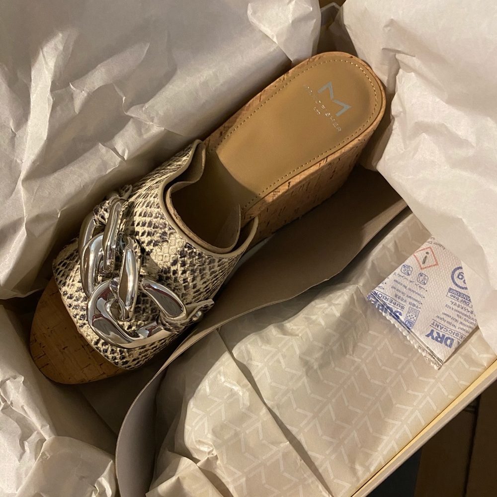 MARC FISHER LTD Vaneda Platform Slide Sandal - Picture 9 of 12